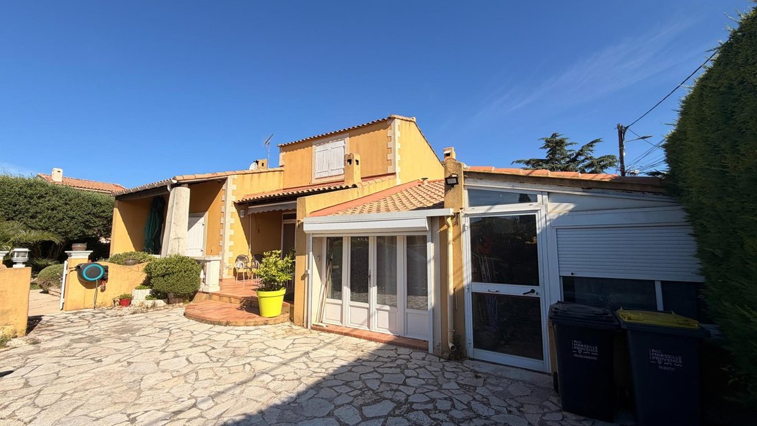 House in Marignane, Provence-Alpes-Côte d'Azur, France 2 - 18259631
