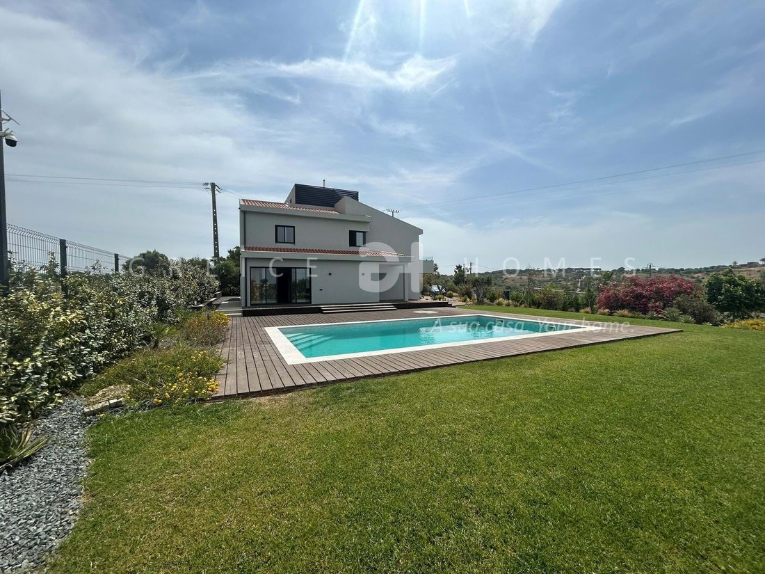 Villa in Quarteira, Algarve, Portugal 1 - 18259458