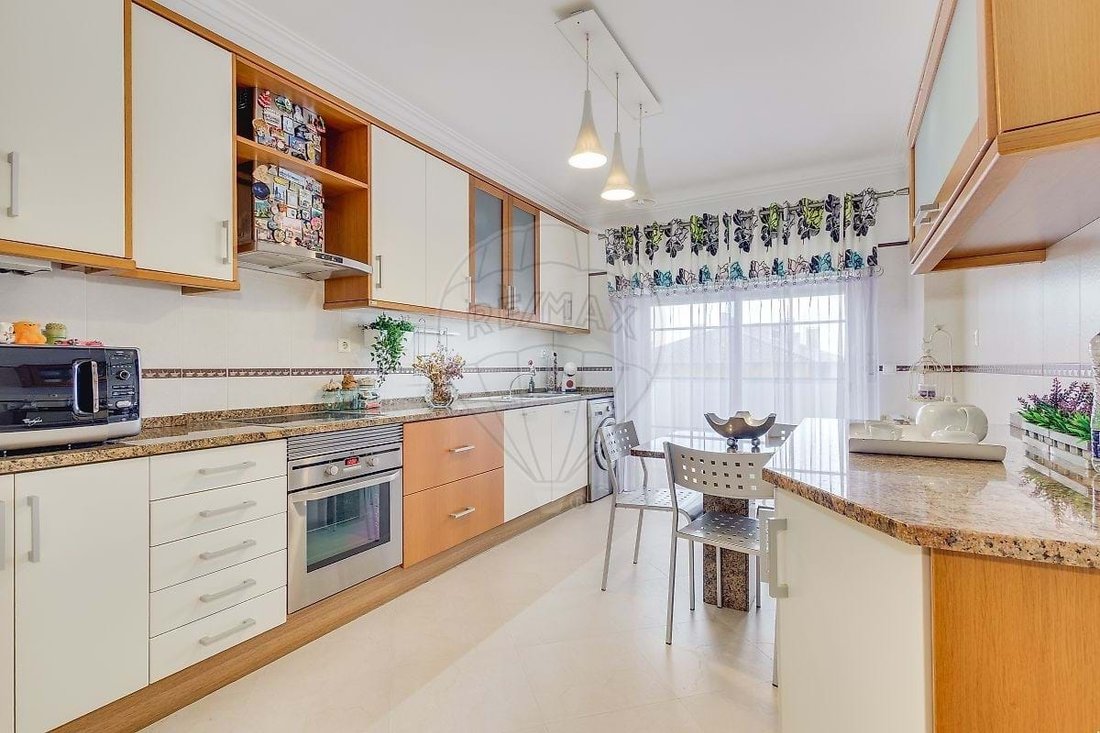 Apartment in Algueirao-Mem Martins, Lisbon, Portugal 3 - 17067618