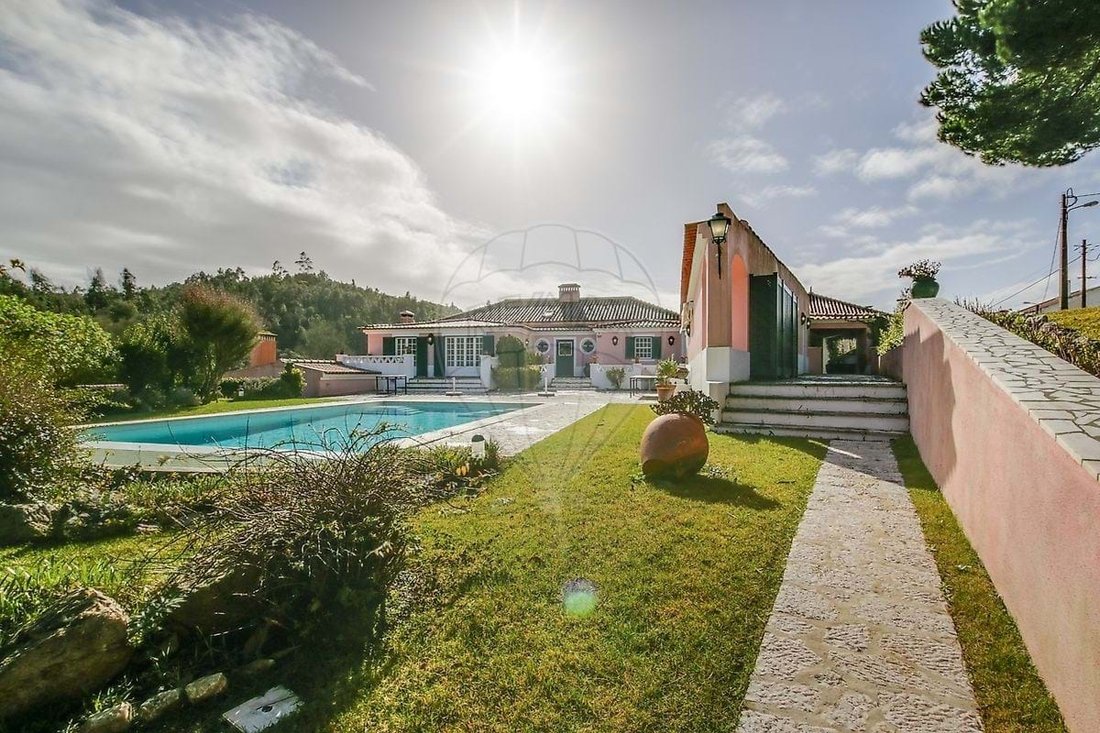 Farm Ranch in Almargem do Bispo, Lisbon, Portugal 1 - 14573470