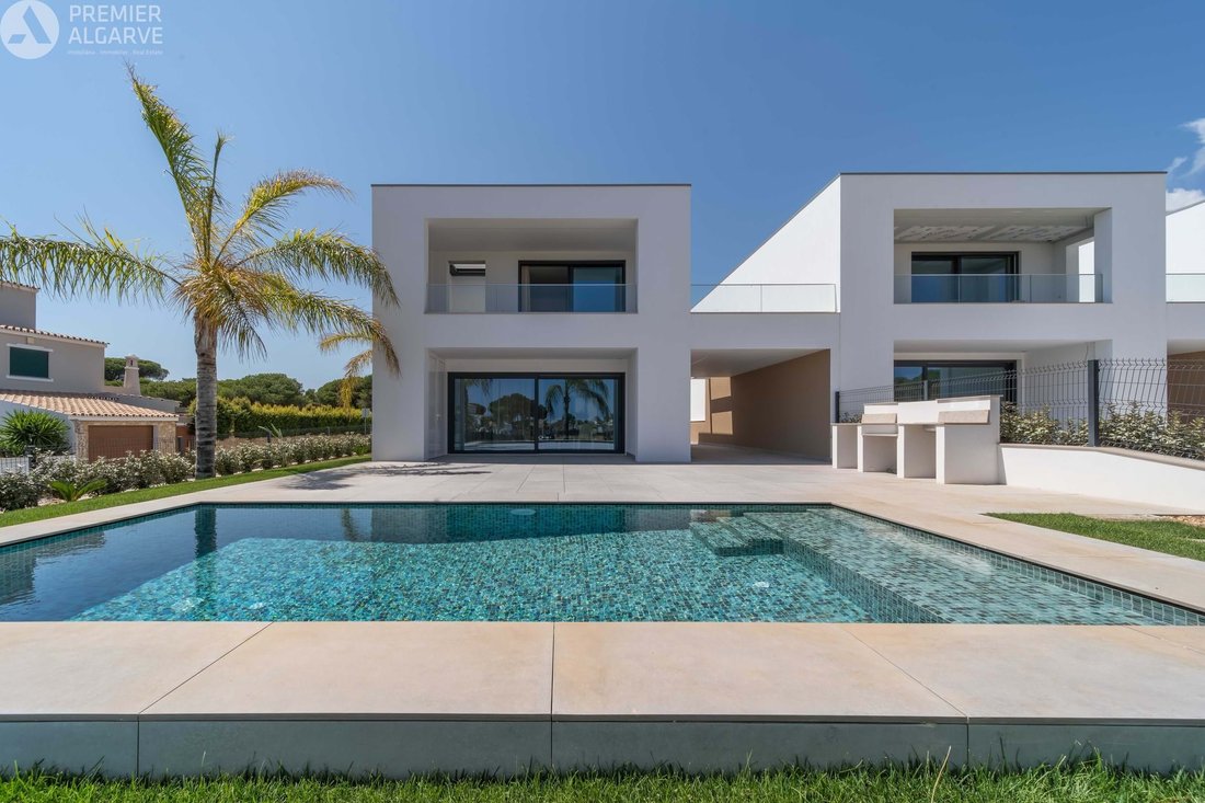 Villa in Quarteira, Algarve, Portugal 1 - 18252619