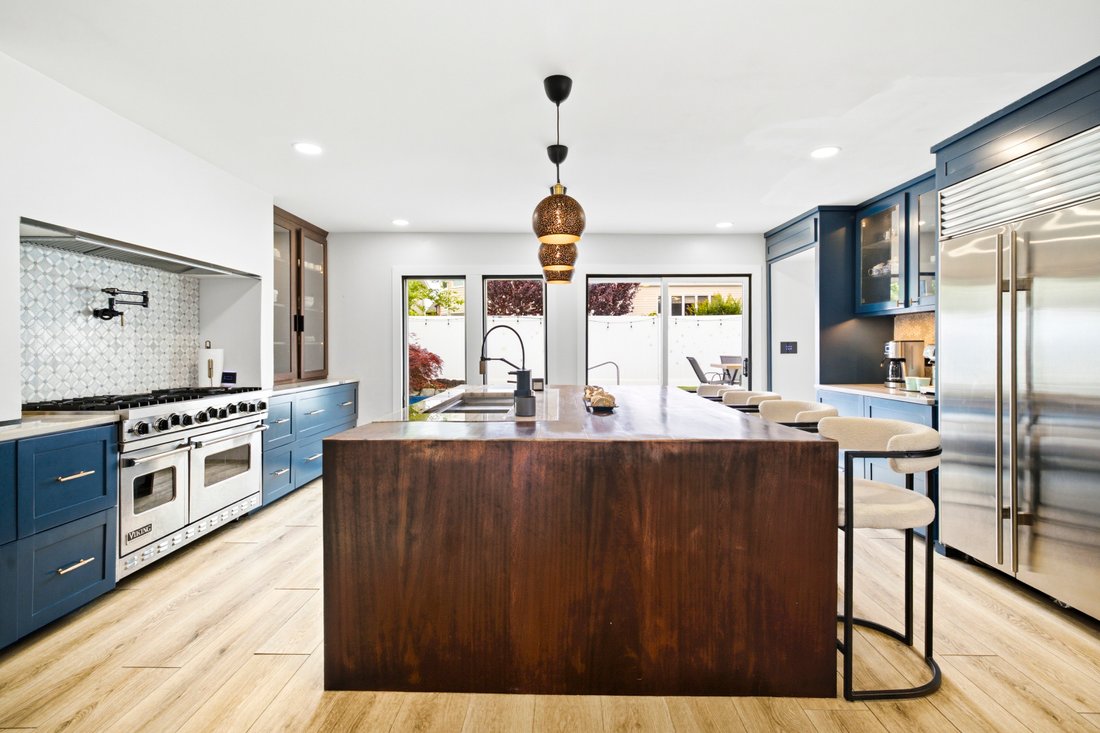 House in Bellmore, New York, United States 5 - 18259528