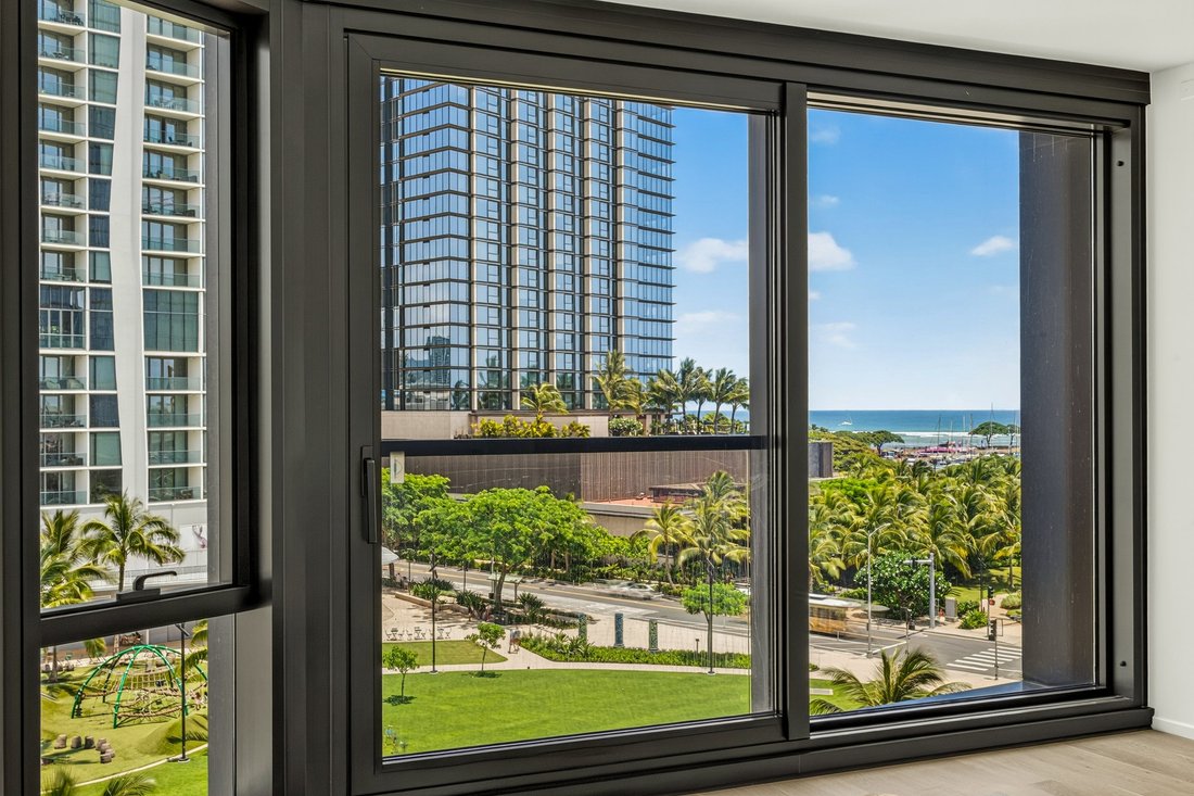 Condo in Honolulu, Hawaii, United States 2 - 18259464