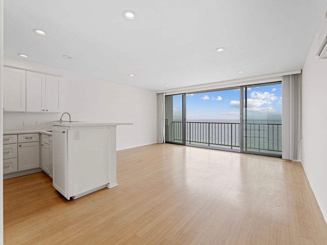 Condo in Torrance, California, United States 4 - 18259690