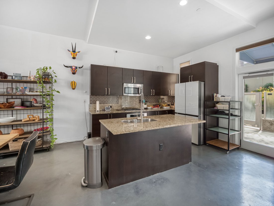 Condo in San Diego, California, United States 5 - 18259755