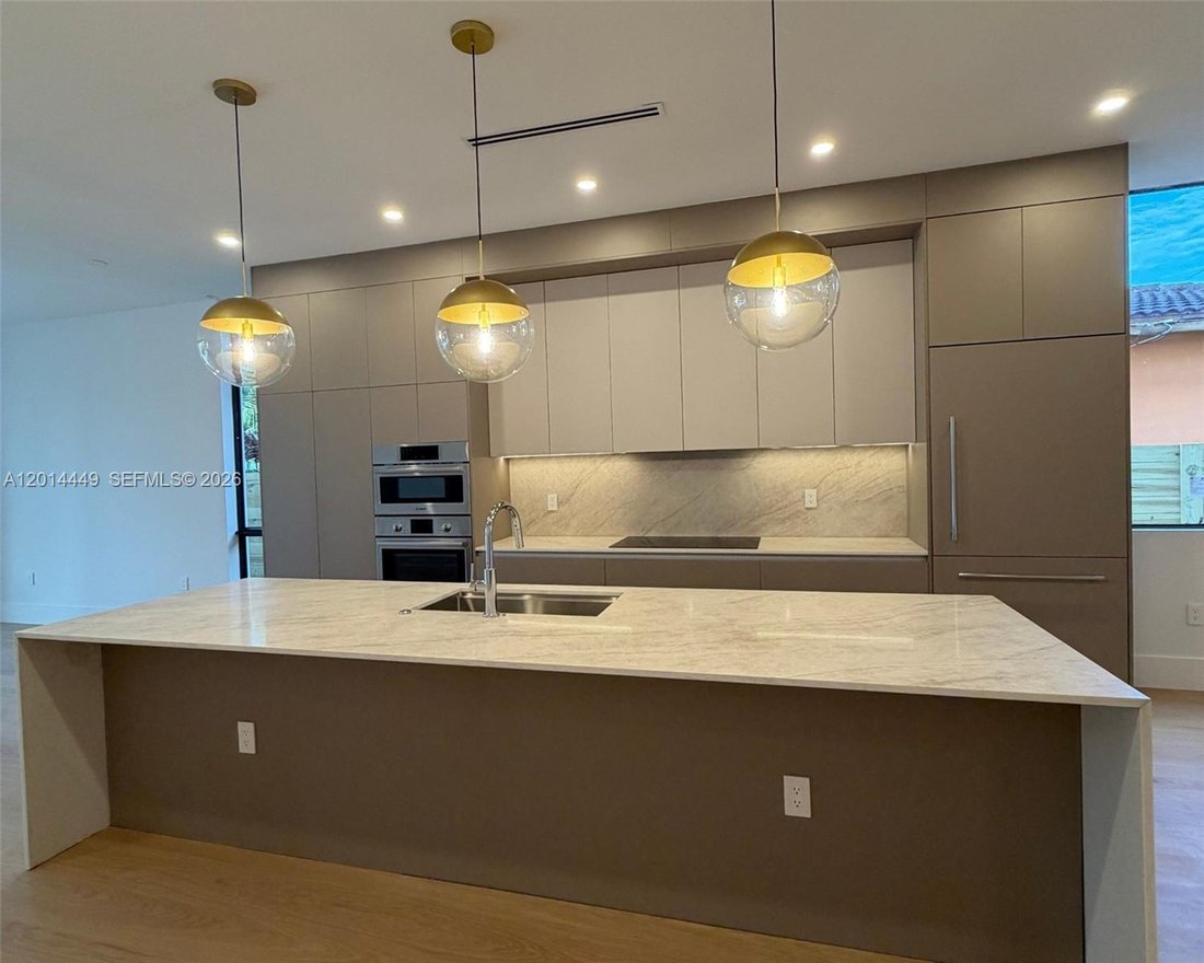 House in Miami, Florida, United States 5 - 17856084