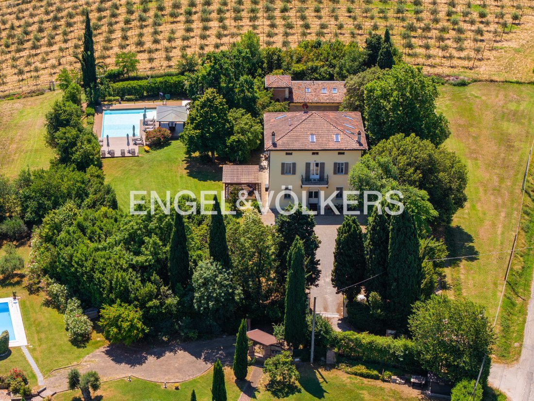 Villa in Castel San Pietro Terme, Emilia-Romagna, Italy 1 - 18259826