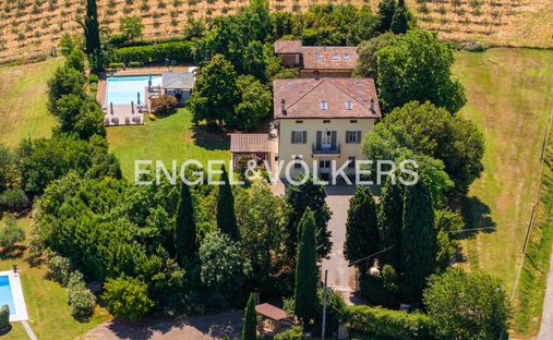Villa in Castel San Pietro Terme, Emilia-Romagna, Italy 1