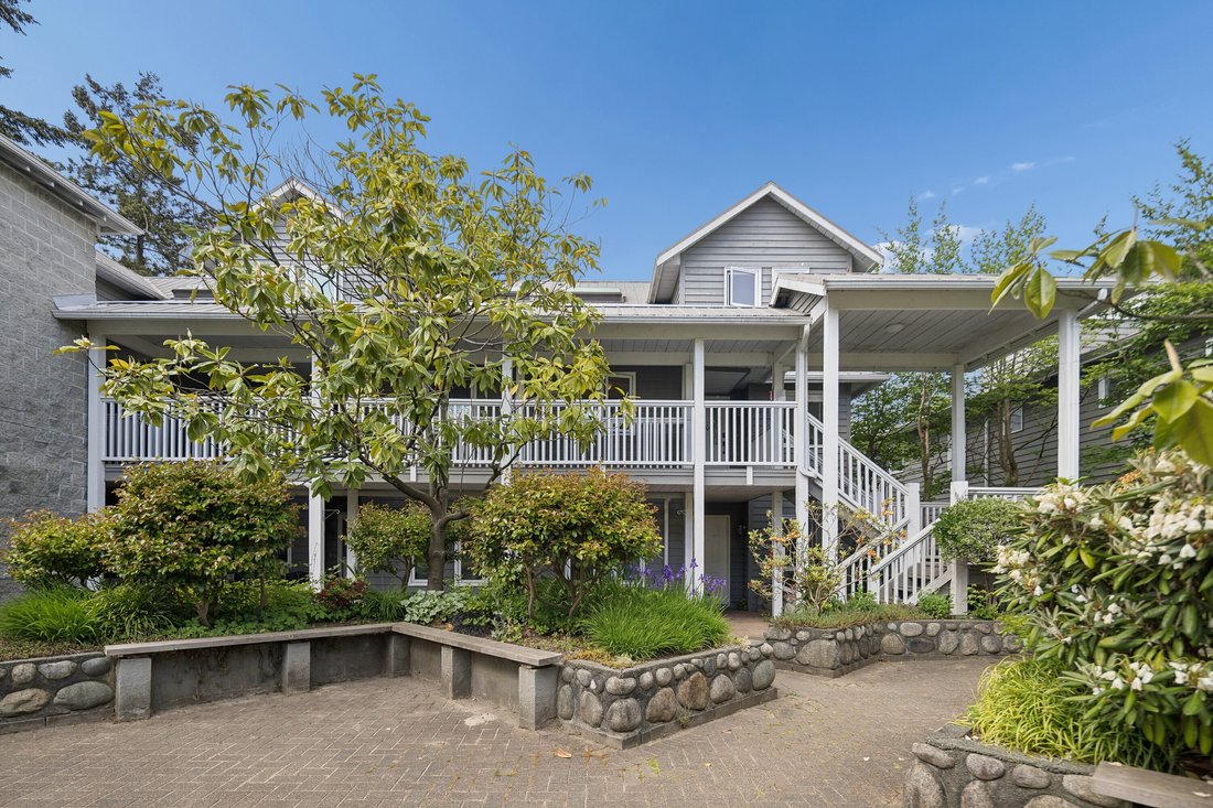 Townhouse in North Vancouver, British Columbia, Canada 2 - 18259691