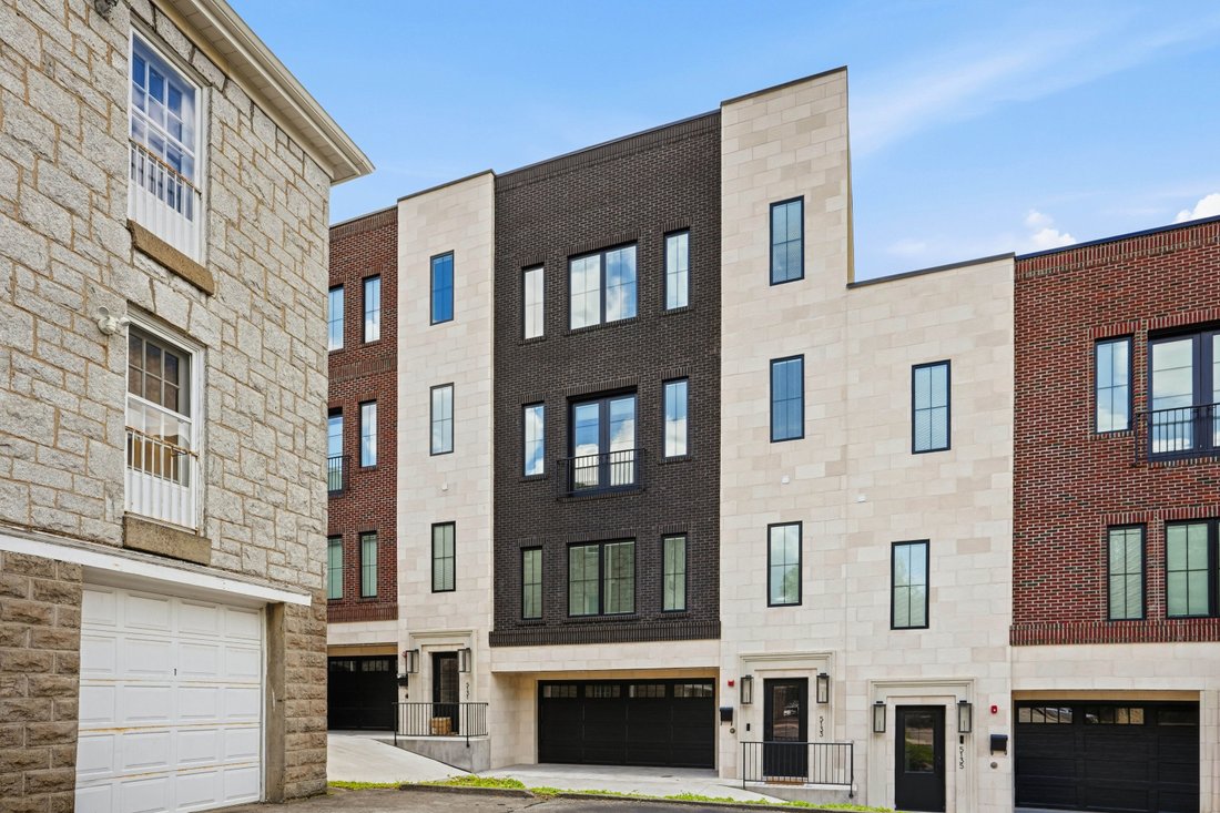 House in Pittsburgh, Pennsylvania, United States 2 - 18259749