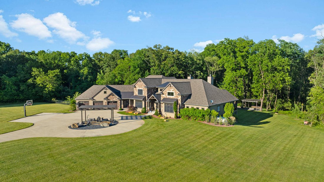 House in Middlebury, Indiana, United States 1 - 17754497