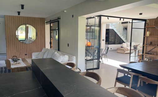House in Manuel Alberti, Buenos Aires Province, Argentina 1