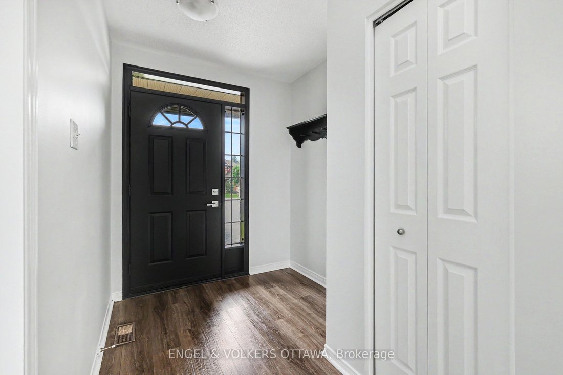 House in Ottawa, Ontario, Canada 3 - 18266228