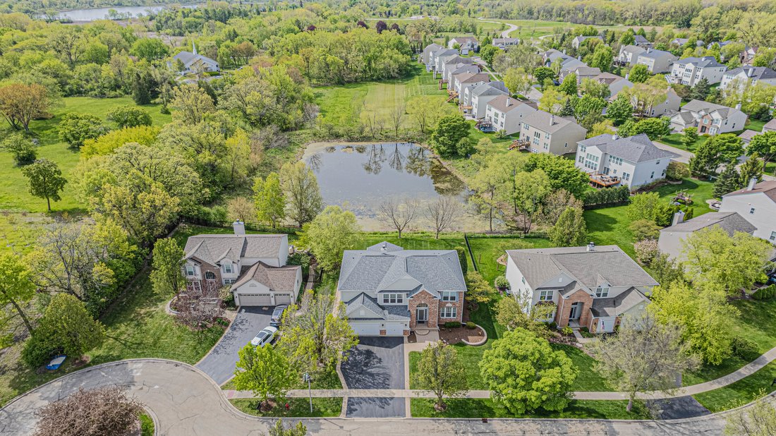 House in Lindenhurst, Illinois, United States 4 - 18264787