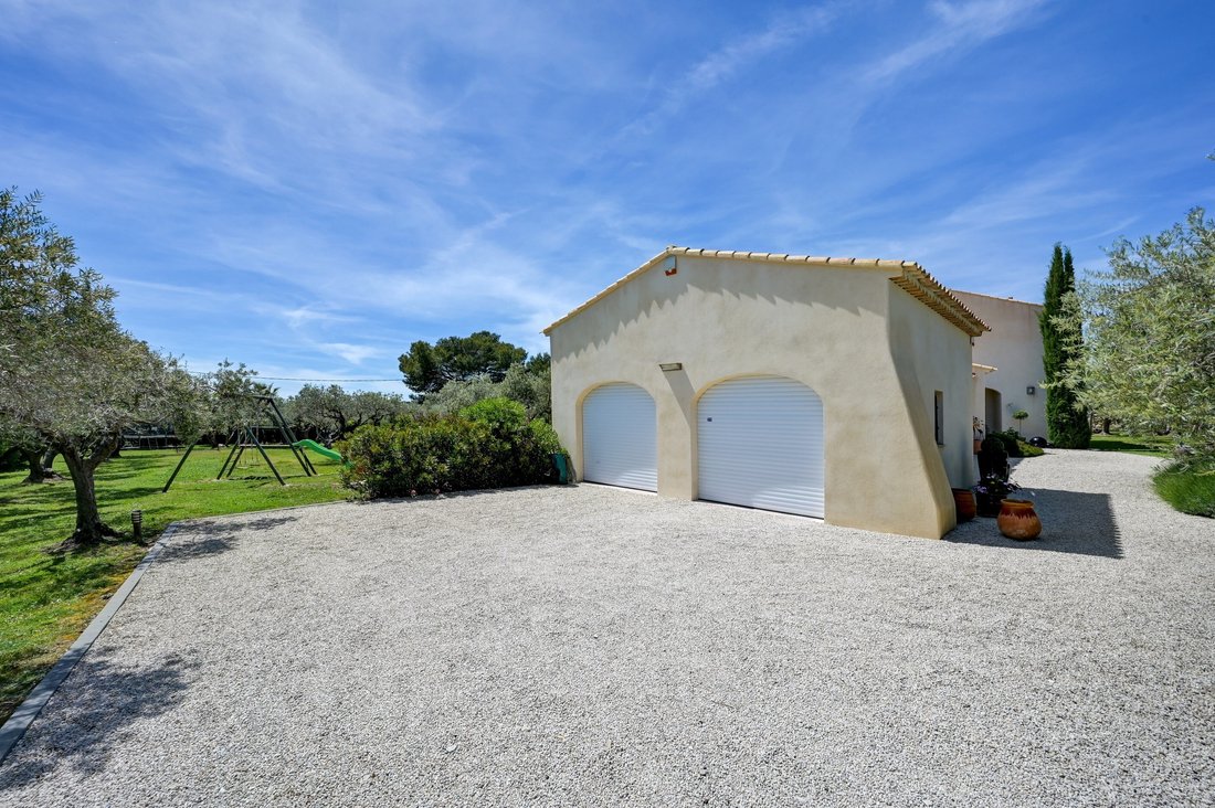 House in Centre Ancien-Cros-Lotins, Éguilles, France 4 - 18266055