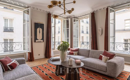 Apartment in Paris 1er Arrondissement, Paris, France 1