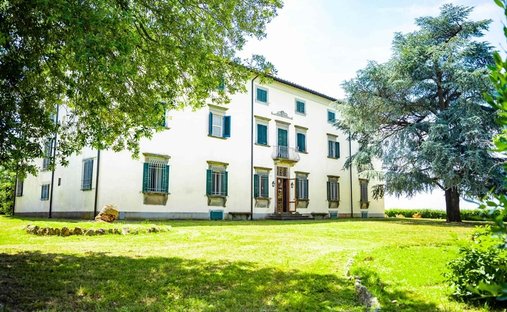 Villa in Castelfranco di Sotto, Tuscany, Italy 1