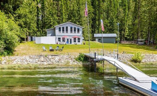 House in Cusick, Washington, United States 1