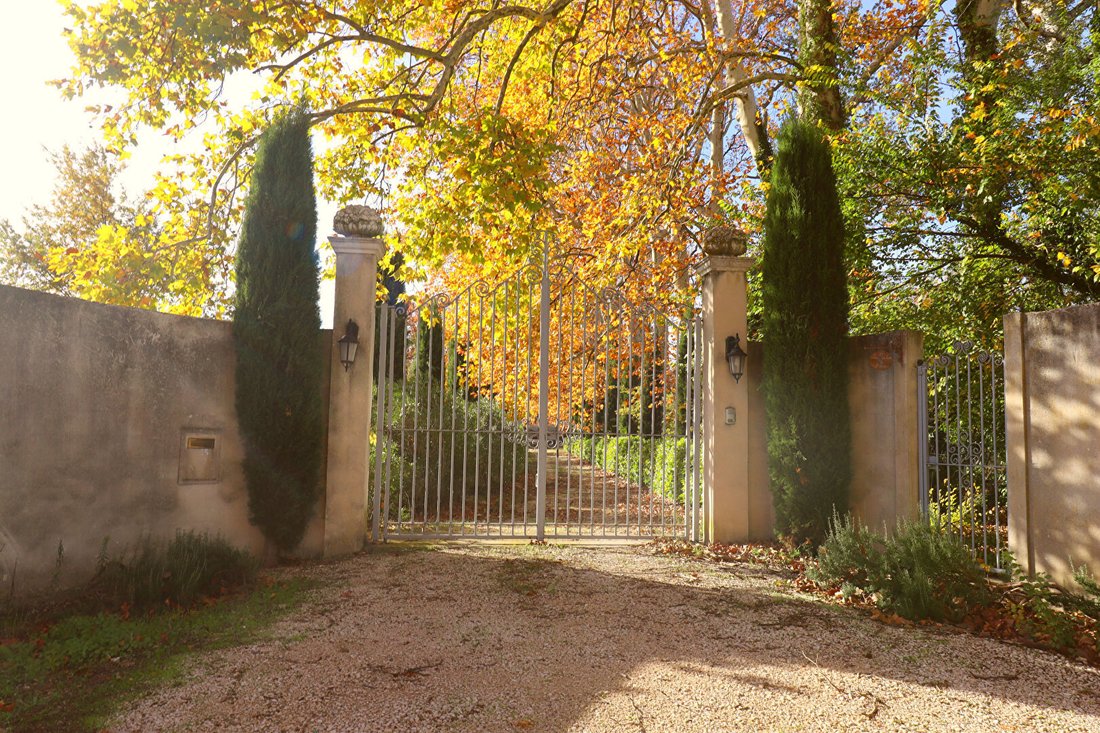 Villa in Caumont-sur-Durance, Provence-Alpes-Côte d'Azur, France 2 - 18266553