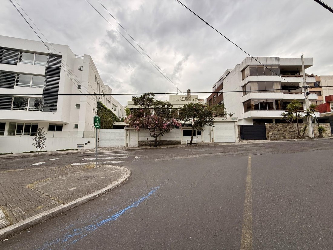 Land in Quito, Pichincha, Ecuador 1 - 18262784