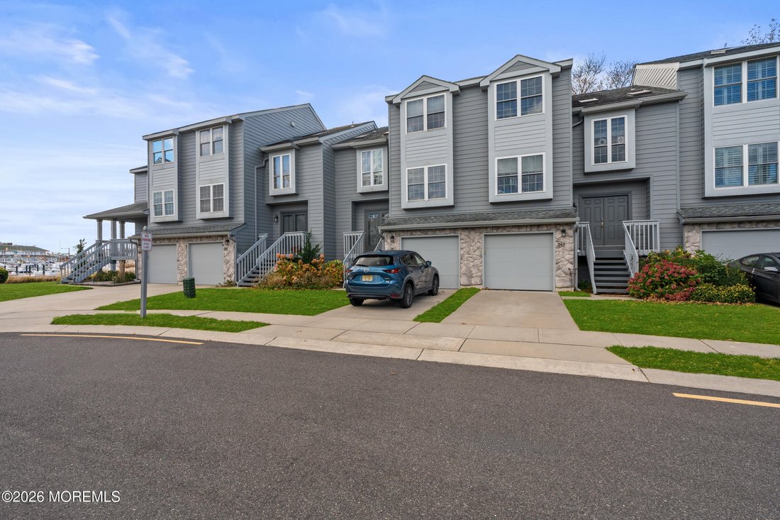 Condo in Neptune Township, New Jersey, United States 3 - 18263402