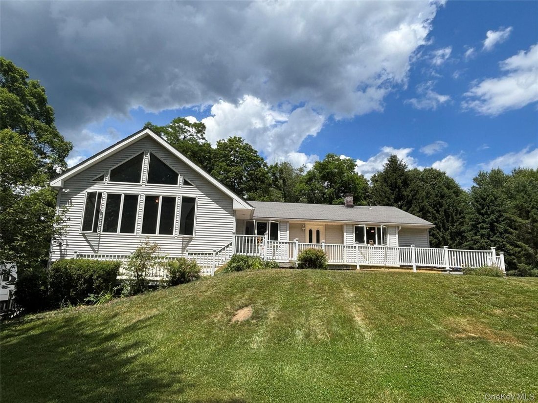House in Pleasant Valley, New York, United States 1 - 18254949