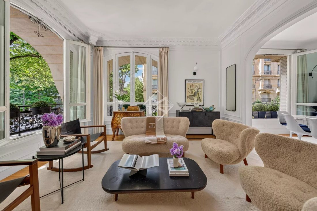 Apartment in Gros Caillou, Paris 7e Arrondissement, Paris 2 - 17949244