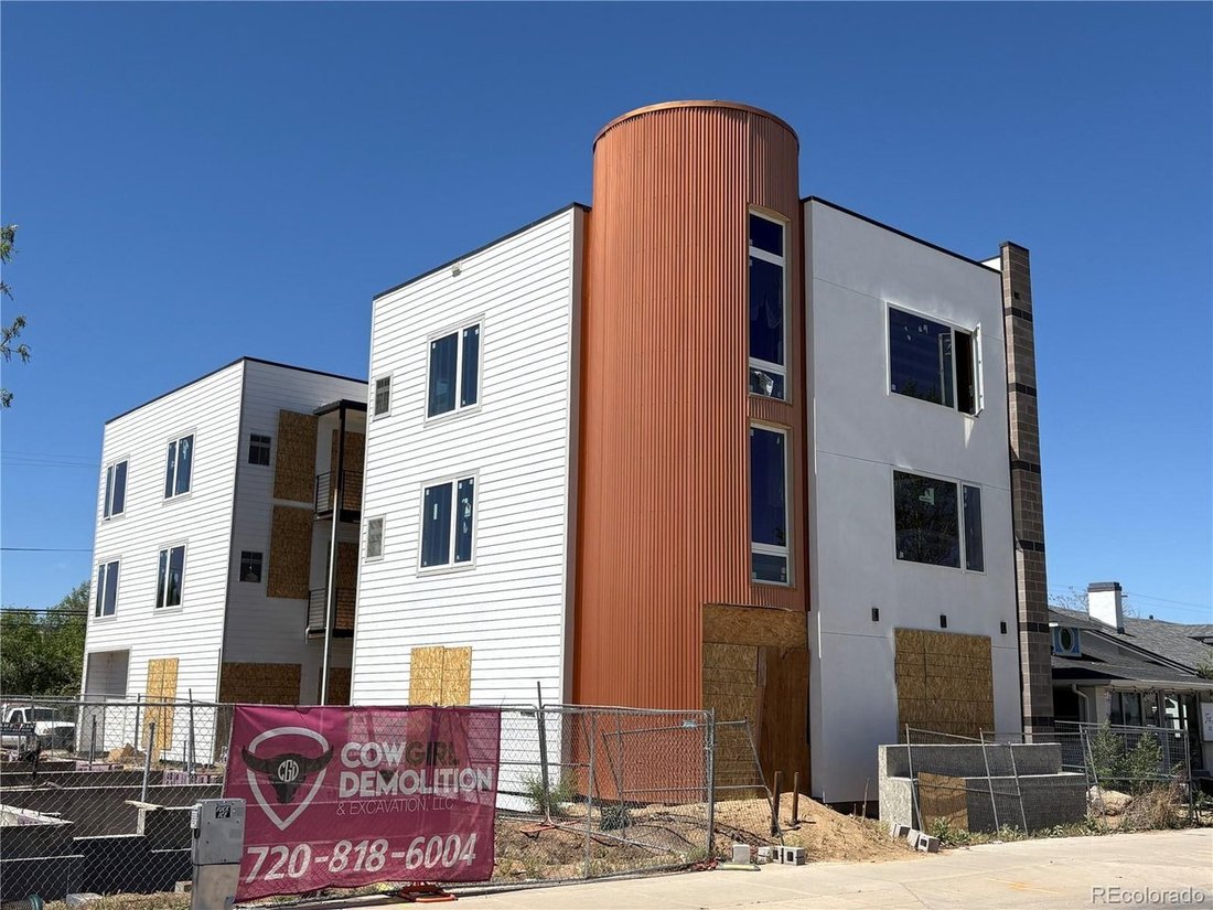 Denver, Colorado, United States 1 - 18264085