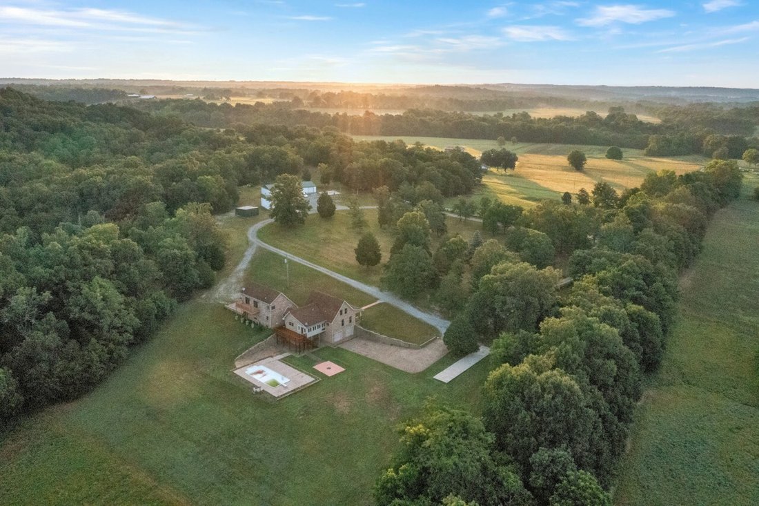 House in Gracey, Kentucky, United States 3 - 18264542