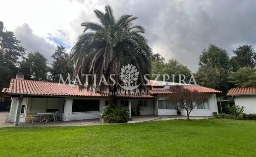 House in Villa Udaondo, Buenos Aires Province, Argentina 1