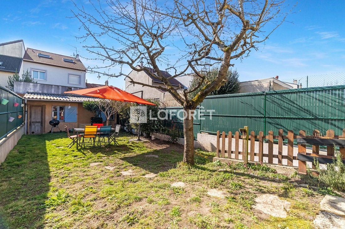 Villa in Centre, Nanterre, France 2 - 18262472