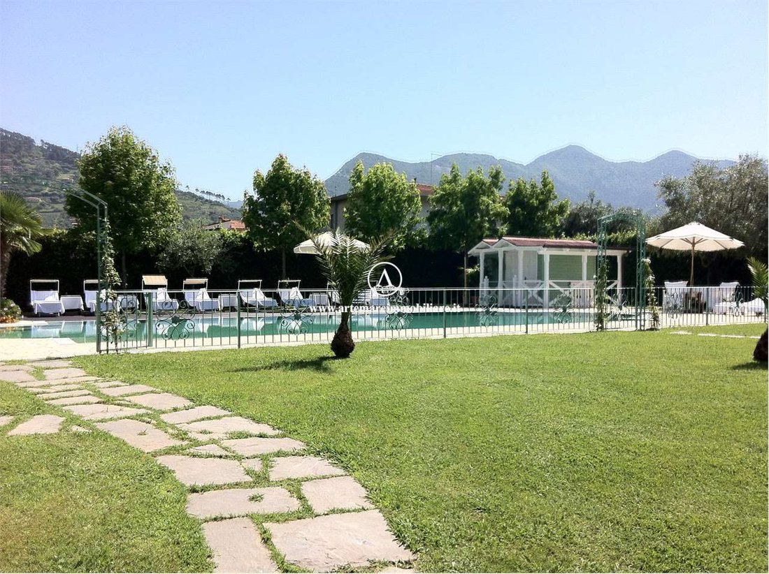 Villa in Seravezza, Tuscany, Italy 1 - 12916725