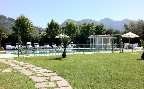 Villa in Seravezza, Tuscany, Italy 1