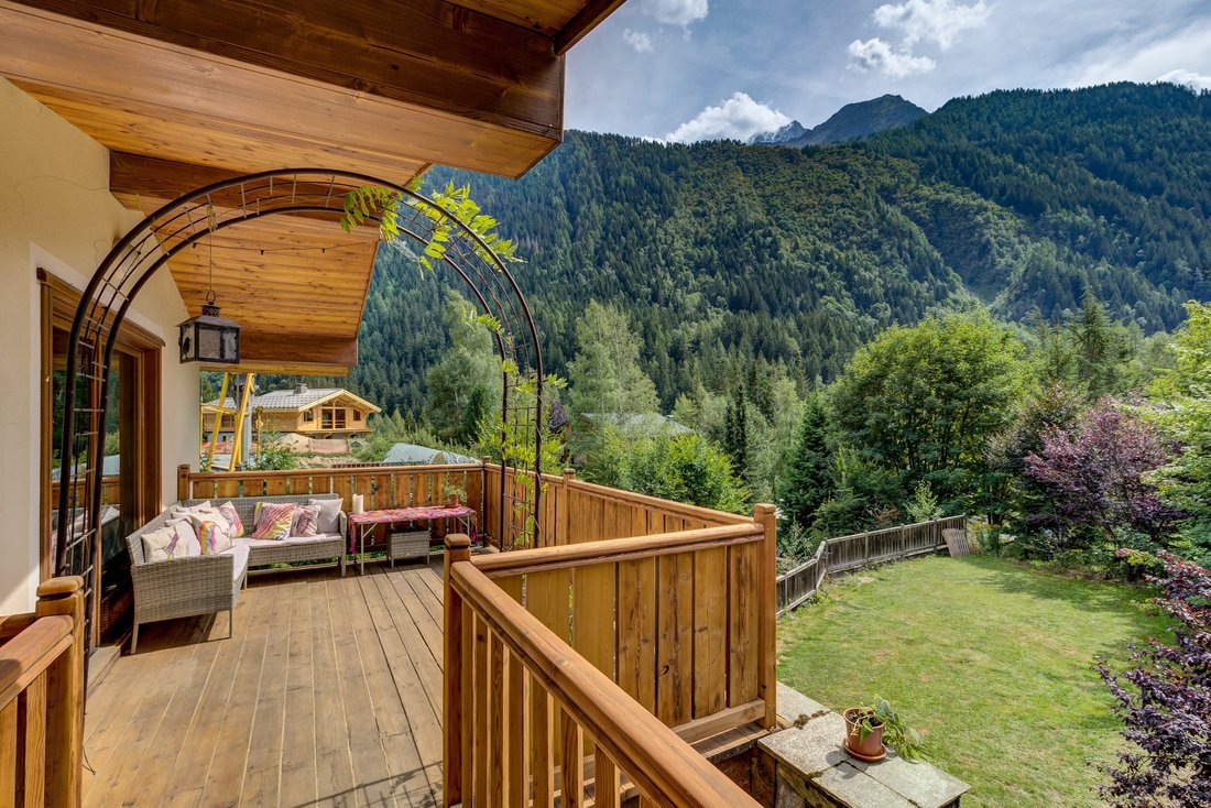 House in Chamonix-Mont-Blanc, Auvergne-Rhône-Alpes, France 2 - 17760184