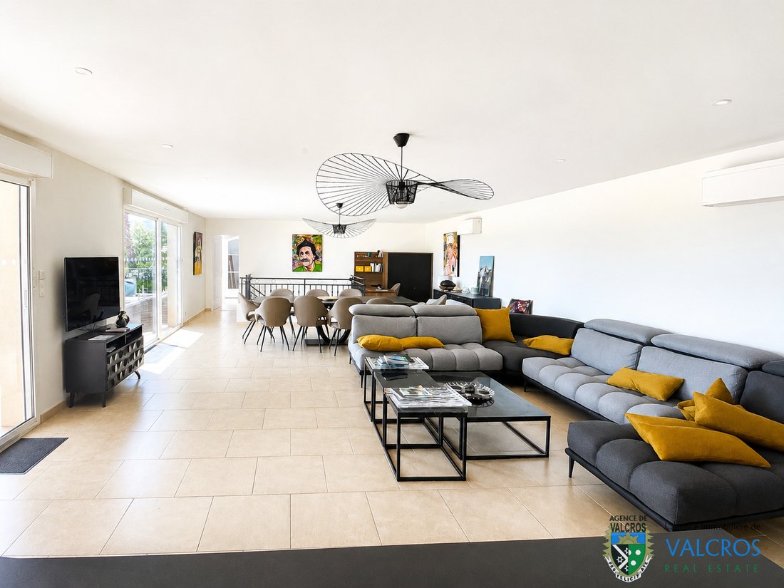 Villa in La Londe-les-Maures, Provence-Alpes-Côte d'Azur, France 4 - 18009326