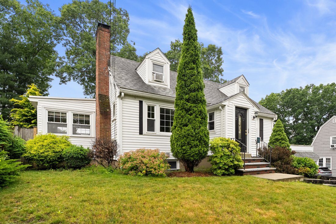 House in Waltham, Massachusetts, United States 2 - 18262892