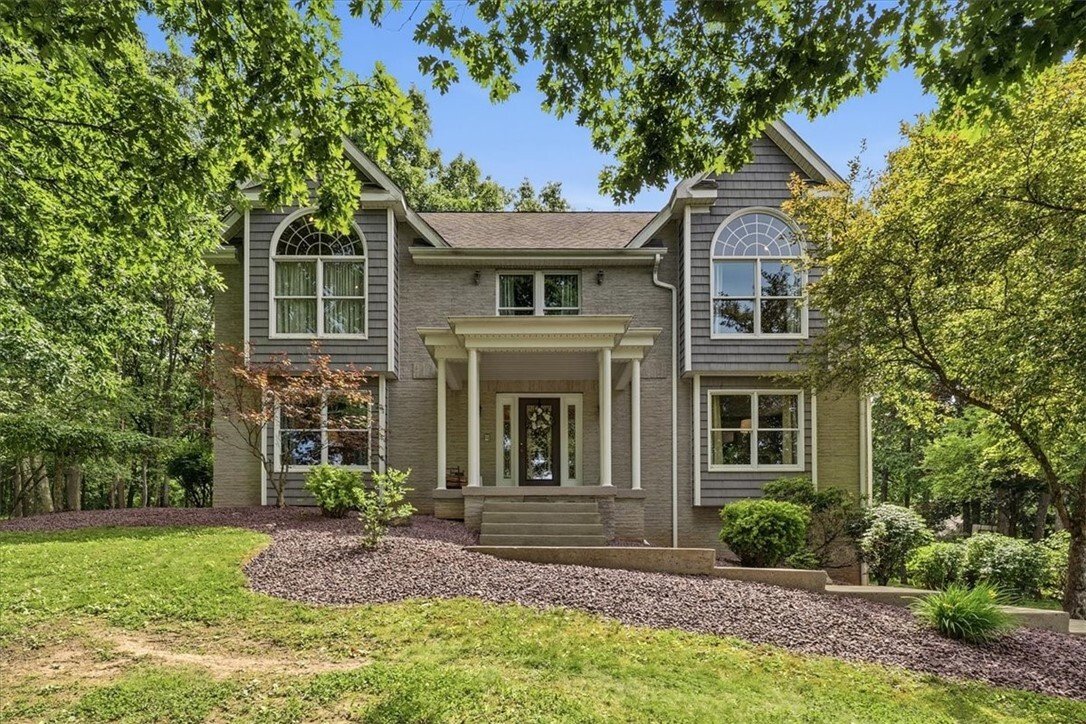 House in Evans City, Pennsylvania, United States 1 - 18263160