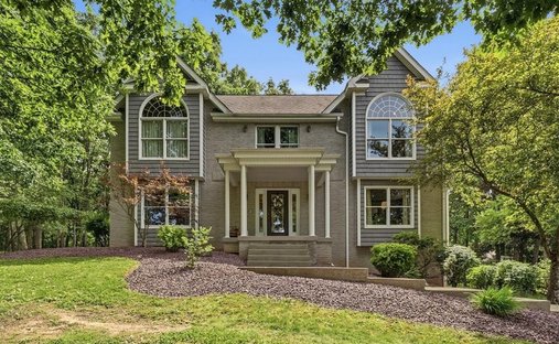 House in Evans City, Pennsylvania, United States 1