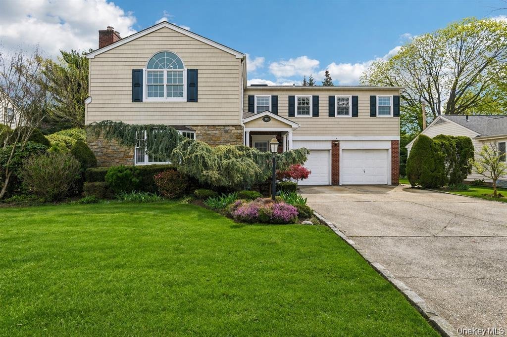 House in Garden City, New York, United States 1 - 18263754