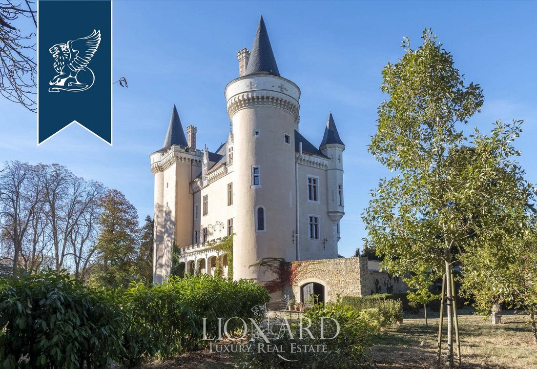 Castle in Italy 2 - 18266445