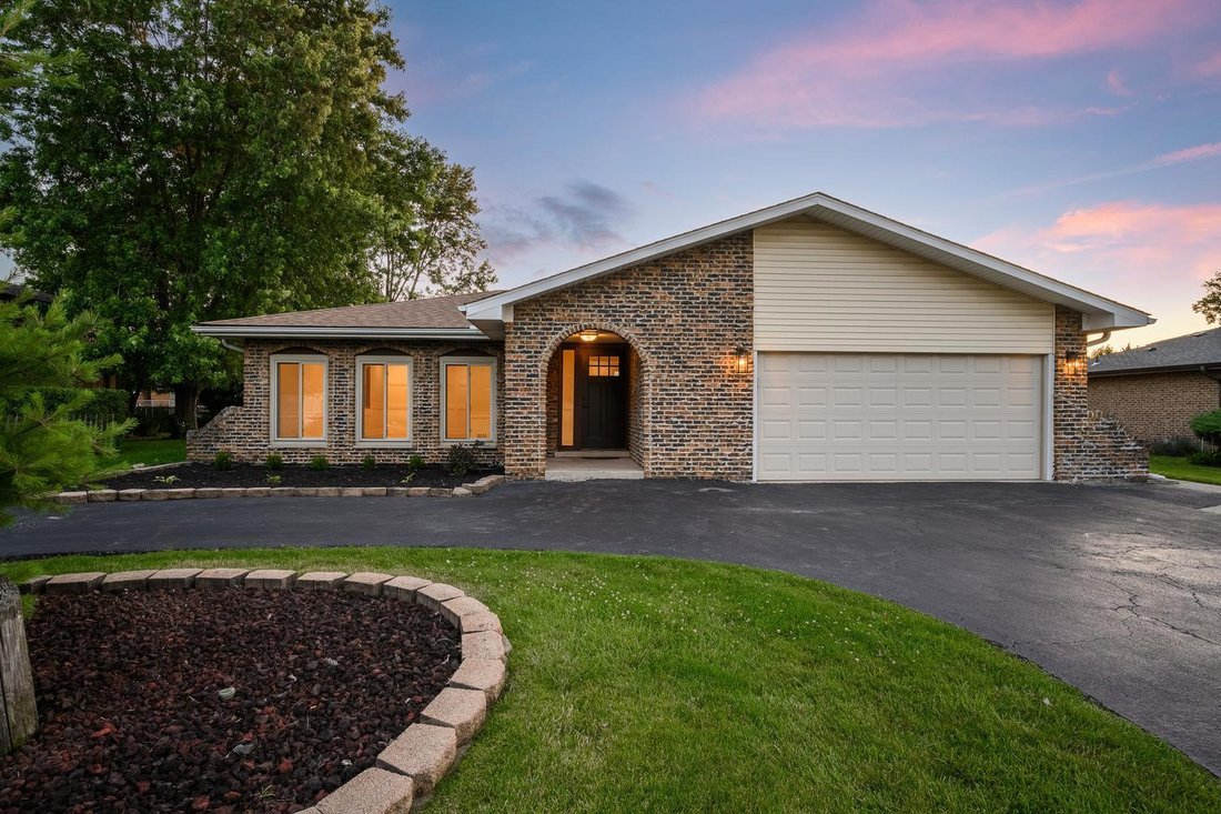 House in Orland Park, Illinois, United States 1 - 18264762