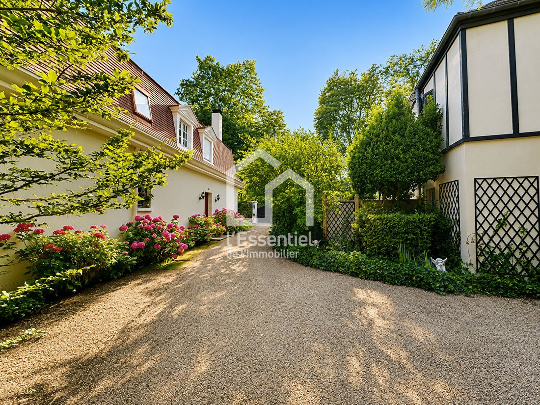 House in Napoleon, Maisons-Laffitte, France 2 - 18265672
