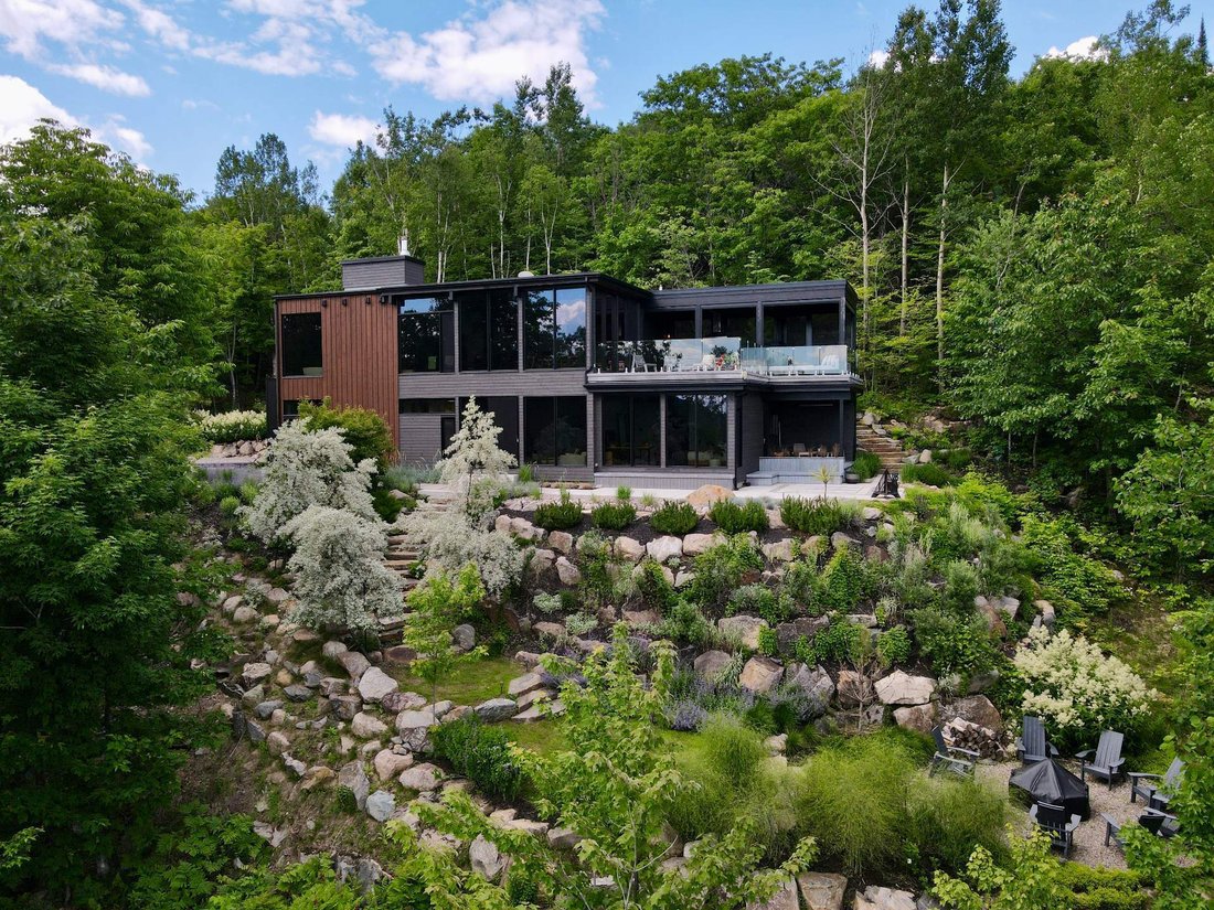 House in Mont-Tremblant, Quebec, Canada 2 - 18096452