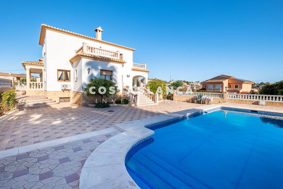 Villa in Calp / Calpe, Valencian Community, Spain 2 - 17947704