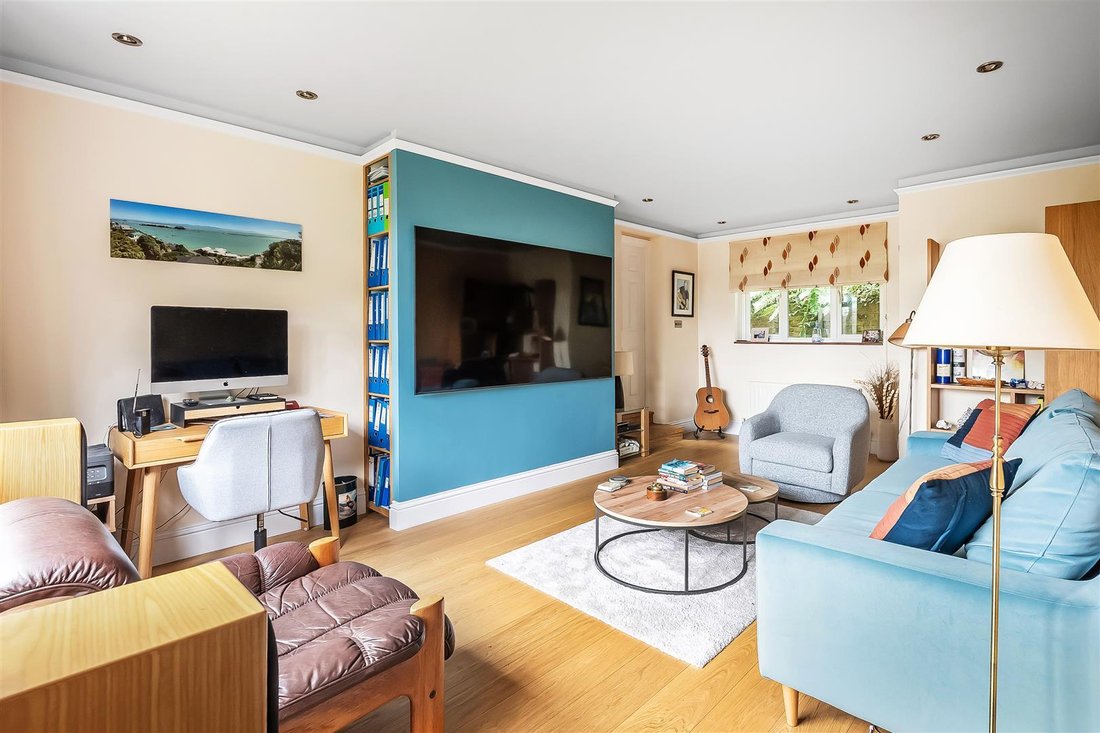 House in Dorking, England 4 - 18265409