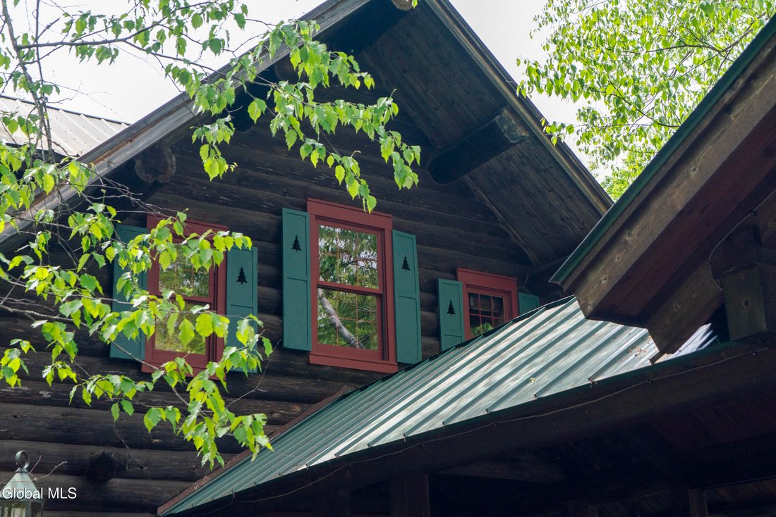 House in Johnsburg, New York, United States 5 - 18260202