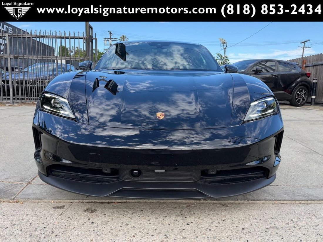 Sedan in Van Nuys, CA, United States 2 - 18262721