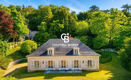House in Rochecorbon, Centre-Val de Loire, France 1