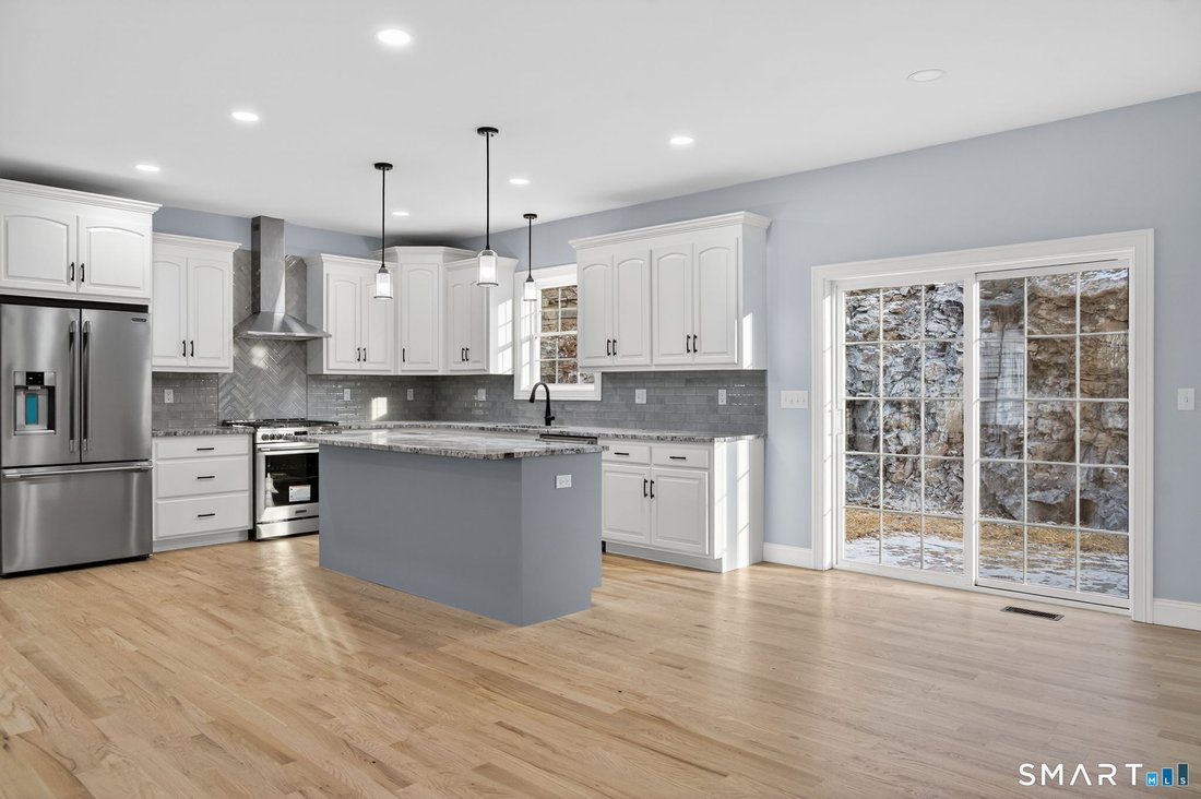 House in Manchester, Connecticut, United States 4 - 18266467