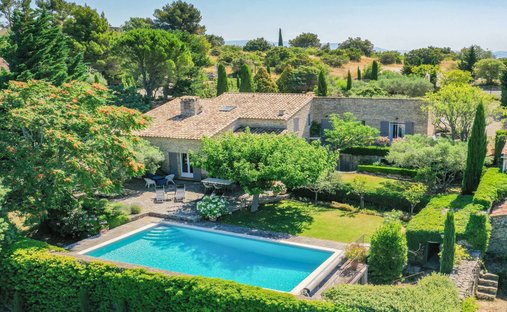 Estate in Gordes, Provence-Alpes-Côte d'Azur, France 1